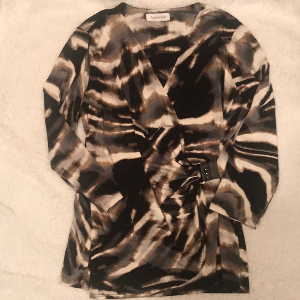 6/$20 Calvin Klein Top